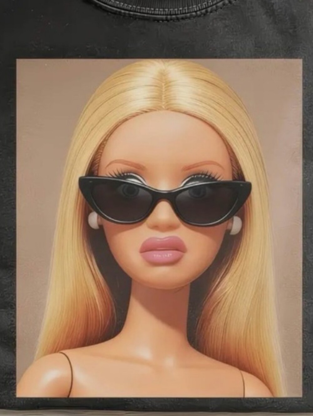 Blonde "Barbie" Doll 🕶️ Portrait -  Funny Graphic Tee (Black 🖤)-XL